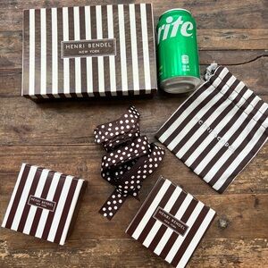 Henri Bendel Striped Brown and White Gift Wrap Set